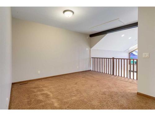 1721B 1 Avenue Nw, Calgary, AB - Indoor Photo Showing Other Room