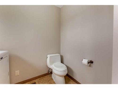 1721B 1 Avenue Nw, Calgary, AB - Indoor Photo Showing Bathroom