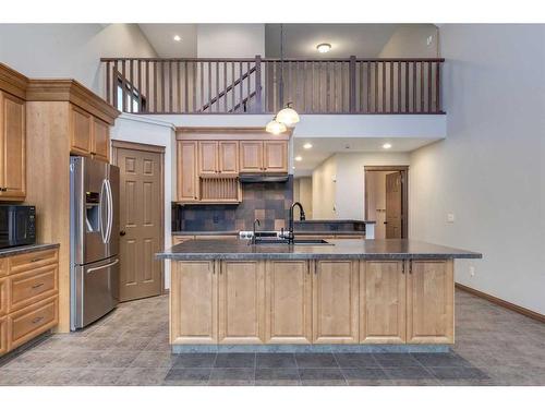 1721B 1 Avenue Nw, Calgary, AB - Indoor Photo Showing Kitchen