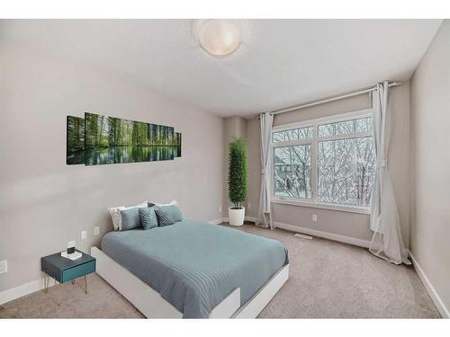 2416 1 Avenue Nw, Calgary, AB - Indoor Photo Showing Bedroom