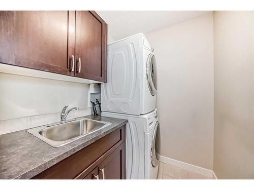 2416 1 Avenue Nw, Calgary, AB - Indoor Photo Showing Laundry Room