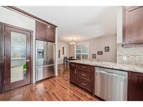 2416 1 Avenue Nw, Calgary, AB - Indoor Photo Showing Kitchen With Upgraded Kitchen