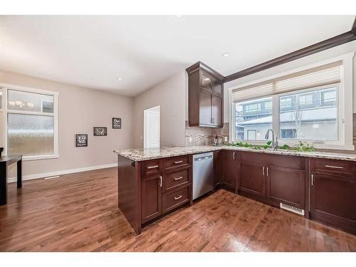 2416 1 Avenue Nw, Calgary, AB - Indoor Photo Showing Kitchen With Upgraded Kitchen