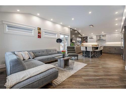 7107 Silver Springs Road Nw, Calgary, AB - Indoor