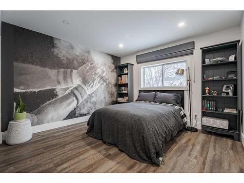 7107 Silver Springs Road Nw, Calgary, AB - Indoor Photo Showing Bedroom