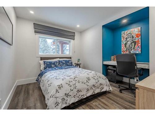 7107 Silver Springs Road Nw, Calgary, AB - Indoor Photo Showing Bedroom