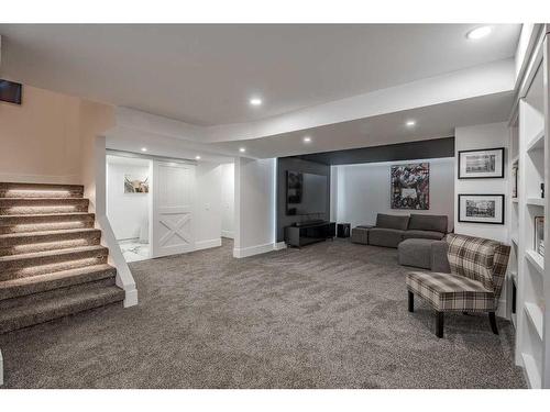 7107 Silver Springs Road Nw, Calgary, AB - Indoor Photo Showing Other Room