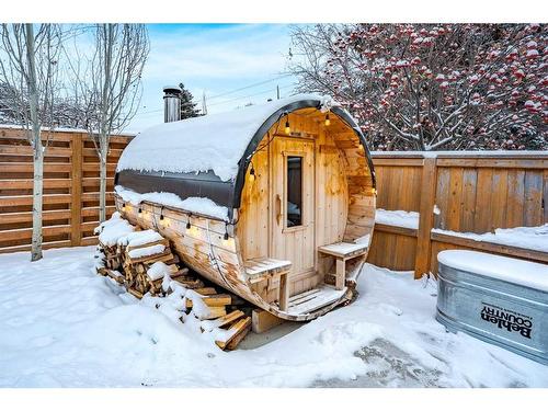 7107 Silver Springs Road Nw, Calgary, AB - Outdoor