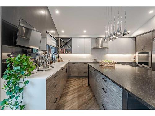 7107 Silver Springs Road Nw, Calgary, AB - Indoor Photo Showing Kitchen With Upgraded Kitchen