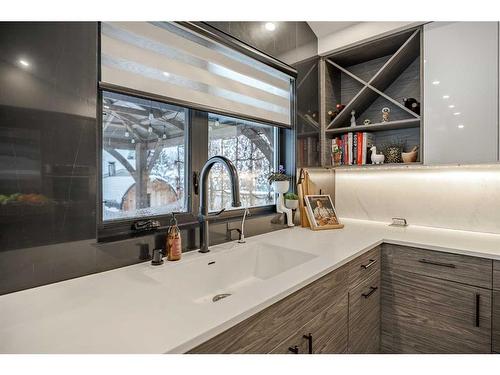 7107 Silver Springs Road Nw, Calgary, AB - Indoor Photo Showing Kitchen