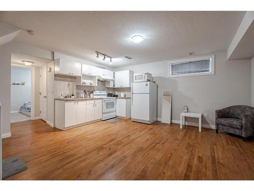 53 Martinbrook Road Ne, Calgary, AB - Indoor Photo Showing Kitchen