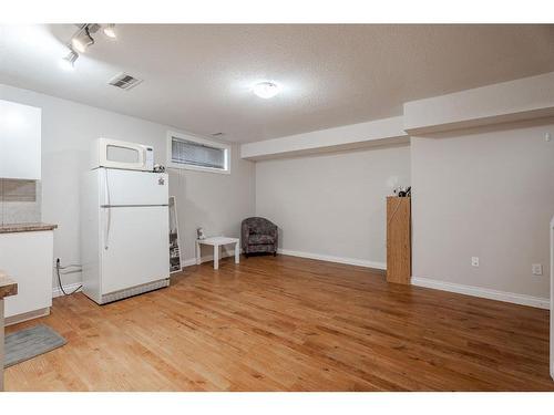 53 Martinbrook Road Ne, Calgary, AB - Indoor Photo Showing Other Room