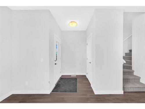 371 Hotchkiss Manor Se, Calgary, AB - Indoor Photo Showing Other Room