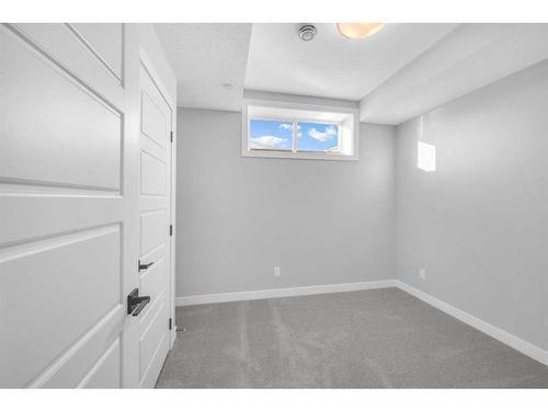 371 Hotchkiss Manor Se, Calgary, AB - Indoor