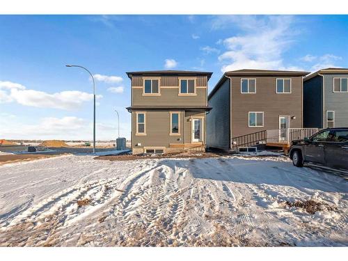 371 Hotchkiss Manor Se, Calgary, AB - Outdoor