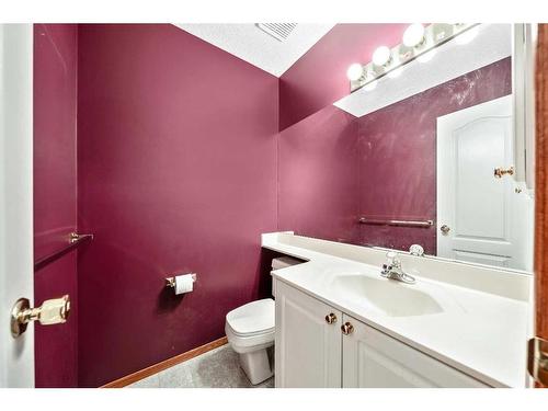 126 Somerset Drive Sw, Calgary, AB - Indoor Photo Showing Bathroom