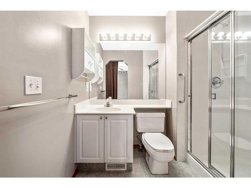 126 Somerset Drive Sw, Calgary, AB - Indoor Photo Showing Bathroom