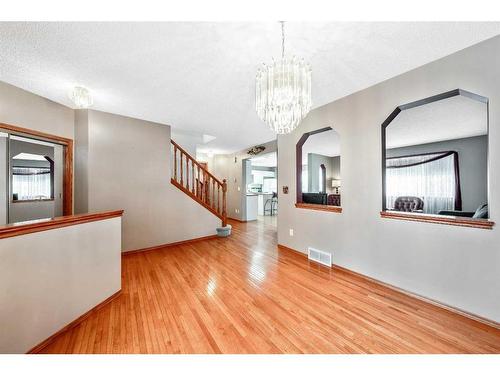 126 Somerset Drive Sw, Calgary, AB - Indoor Photo Showing Other Room