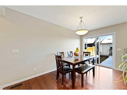 241 Elgin Meadows Park Se, Calgary, AB - Indoor Photo Showing Dining Room