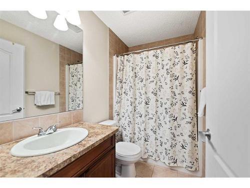 241 Elgin Meadows Park Se, Calgary, AB - Indoor Photo Showing Bathroom