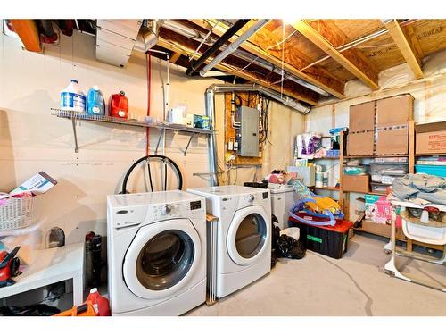 241 Elgin Meadows Park Se, Calgary, AB - Indoor Photo Showing Laundry Room