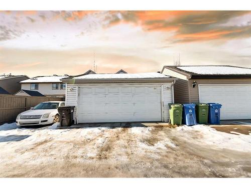 241 Elgin Meadows Park Se, Calgary, AB - Outdoor