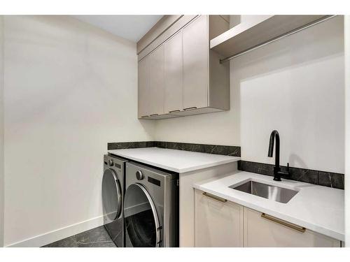 2326 3 Avenue Nw, Calgary, AB - Indoor Photo Showing Laundry Room