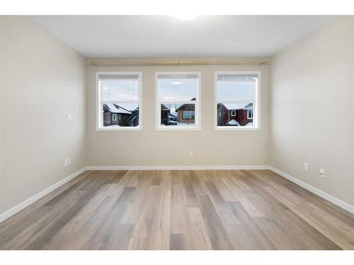 99 Evansborough Crescent Nw, Calgary, AB - Indoor Photo Showing Other Room