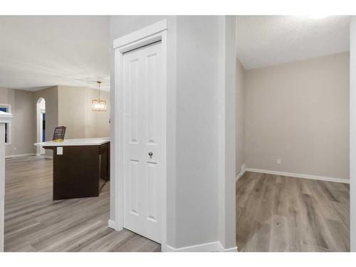 99 Evansborough Crescent Nw, Calgary, AB - Indoor Photo Showing Other Room