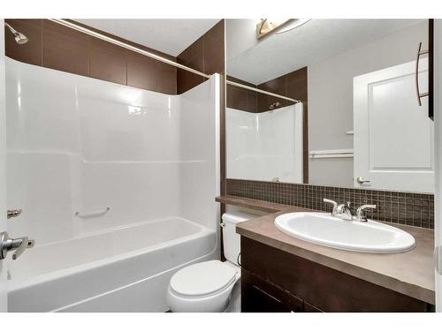 99 Evansborough Crescent Nw, Calgary, AB - Indoor Photo Showing Bathroom