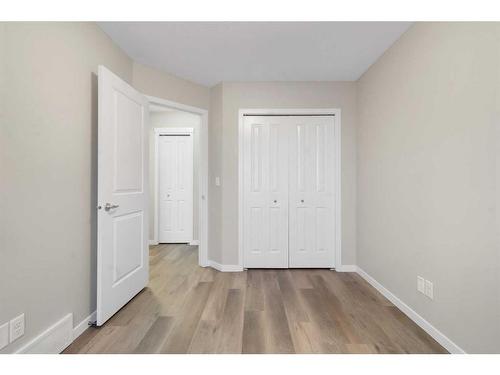 99 Evansborough Crescent Nw, Calgary, AB - Indoor Photo Showing Other Room