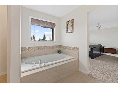 11 Storm Mountain Place, Okotoks, AB - Indoor Photo Showing Bathroom