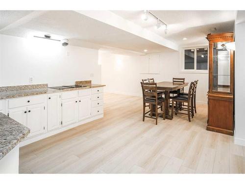 919 Shawnee Drive Sw, Calgary, AB - Indoor Photo Showing Dining Room