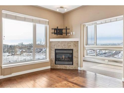 515-35 Inglewood Park Se, Calgary, AB - Indoor Photo Showing Living Room With Fireplace