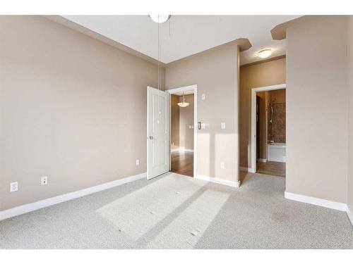 515-35 Inglewood Park Se, Calgary, AB - Indoor Photo Showing Other Room