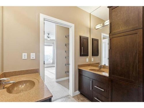 515-35 Inglewood Park Se, Calgary, AB - Indoor Photo Showing Bathroom