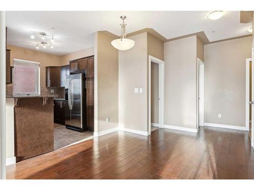 515-35 Inglewood Park Se, Calgary, AB - Indoor Photo Showing Kitchen