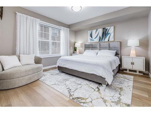 125 Cranbrook Villas Se, Calgary, AB - Indoor Photo Showing Bedroom