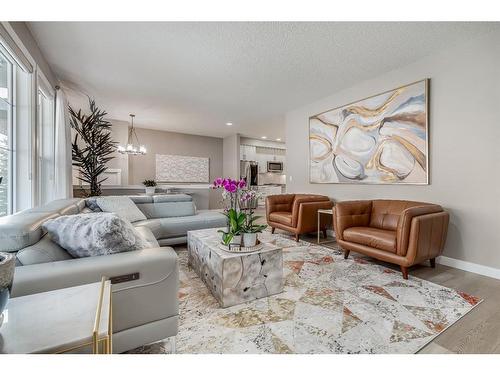 125 Cranbrook Villas Se, Calgary, AB - Indoor Photo Showing Living Room