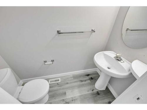 252 Coral Springs Mews Ne, Calgary, AB - Indoor Photo Showing Bathroom