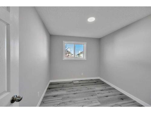 252 Coral Springs Mews Ne, Calgary, AB - Indoor Photo Showing Other Room