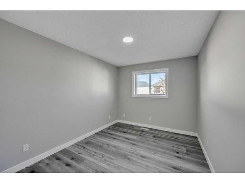 252 Coral Springs Mews Ne, Calgary, AB - Indoor Photo Showing Other Room