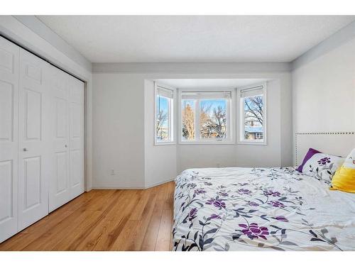 14 Deerview Heights Se, Calgary, AB - Indoor Photo Showing Bedroom