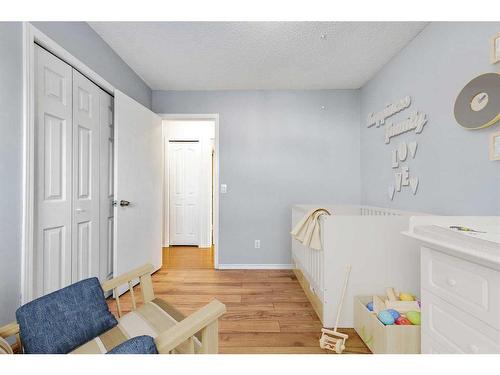 14 Deerview Heights Se, Calgary, AB - Indoor Photo Showing Other Room