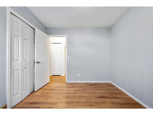 14 Deerview Heights Se, Calgary, AB - Indoor Photo Showing Other Room