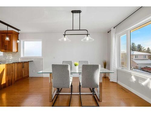 14 Deerview Heights Se, Calgary, AB - Indoor Photo Showing Dining Room