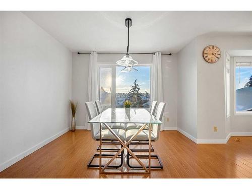 14 Deerview Heights Se, Calgary, AB - Indoor Photo Showing Dining Room