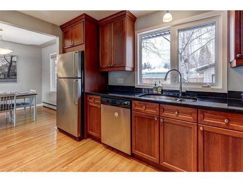 124 Haverhill Road Sw, Calgary, AB - Indoor Photo Showing Kitchen With Double Sink