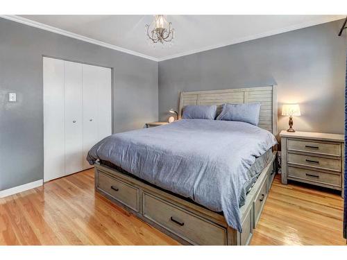 124 Haverhill Road Sw, Calgary, AB - Indoor Photo Showing Bedroom