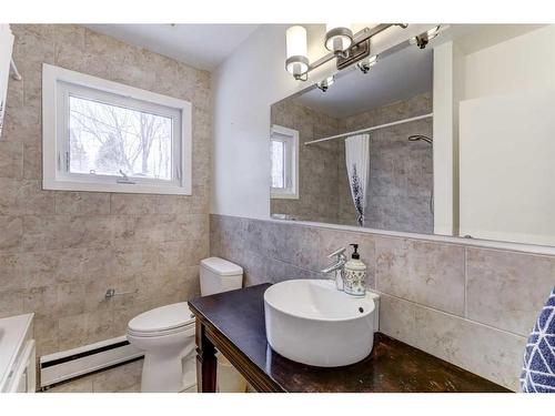 124 Haverhill Road Sw, Calgary, AB - Indoor Photo Showing Bathroom